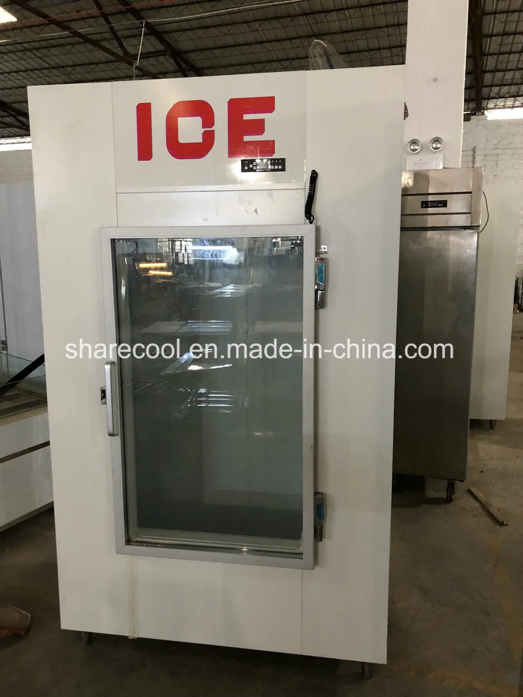 Displaying Glass Door Ice Merchandiser Ice Storage Bin